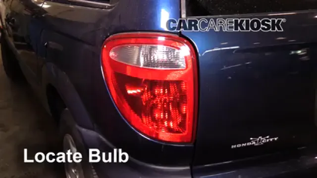 2001 Dodge Caravan SE 2.4L 4 Cyl. Éclairage Feux de position arrière (remplacer ampoule)